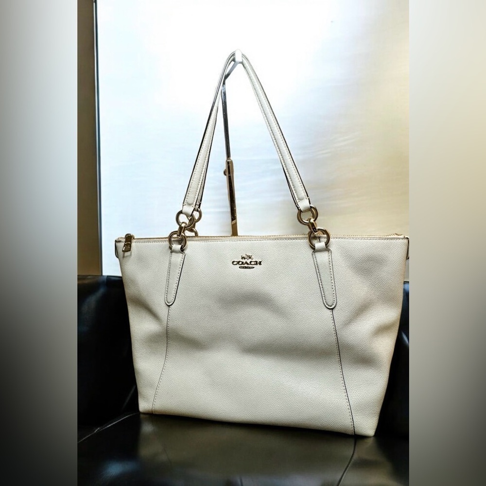 COACH Ava Tote Chalk Crossgrain Leather Handbag Gold tone accents‎ F57526